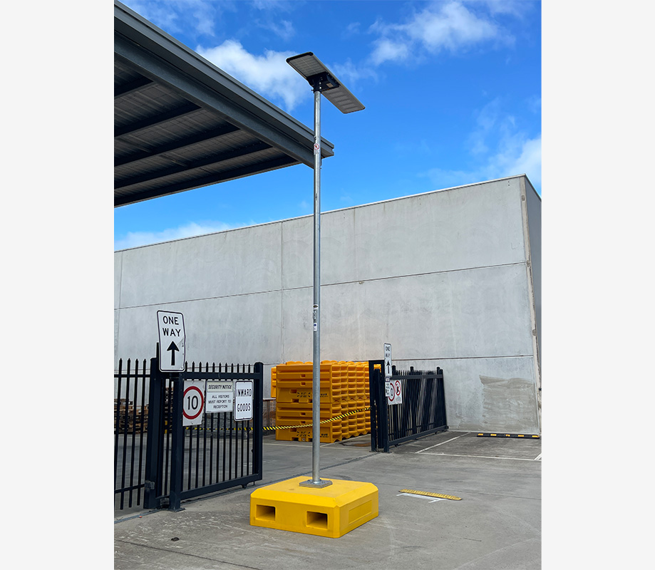 Blade Solar Light - Hinged Pole