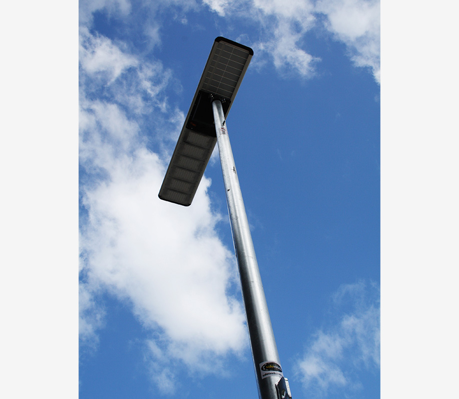 Blade Solar Light - Hinged Pole